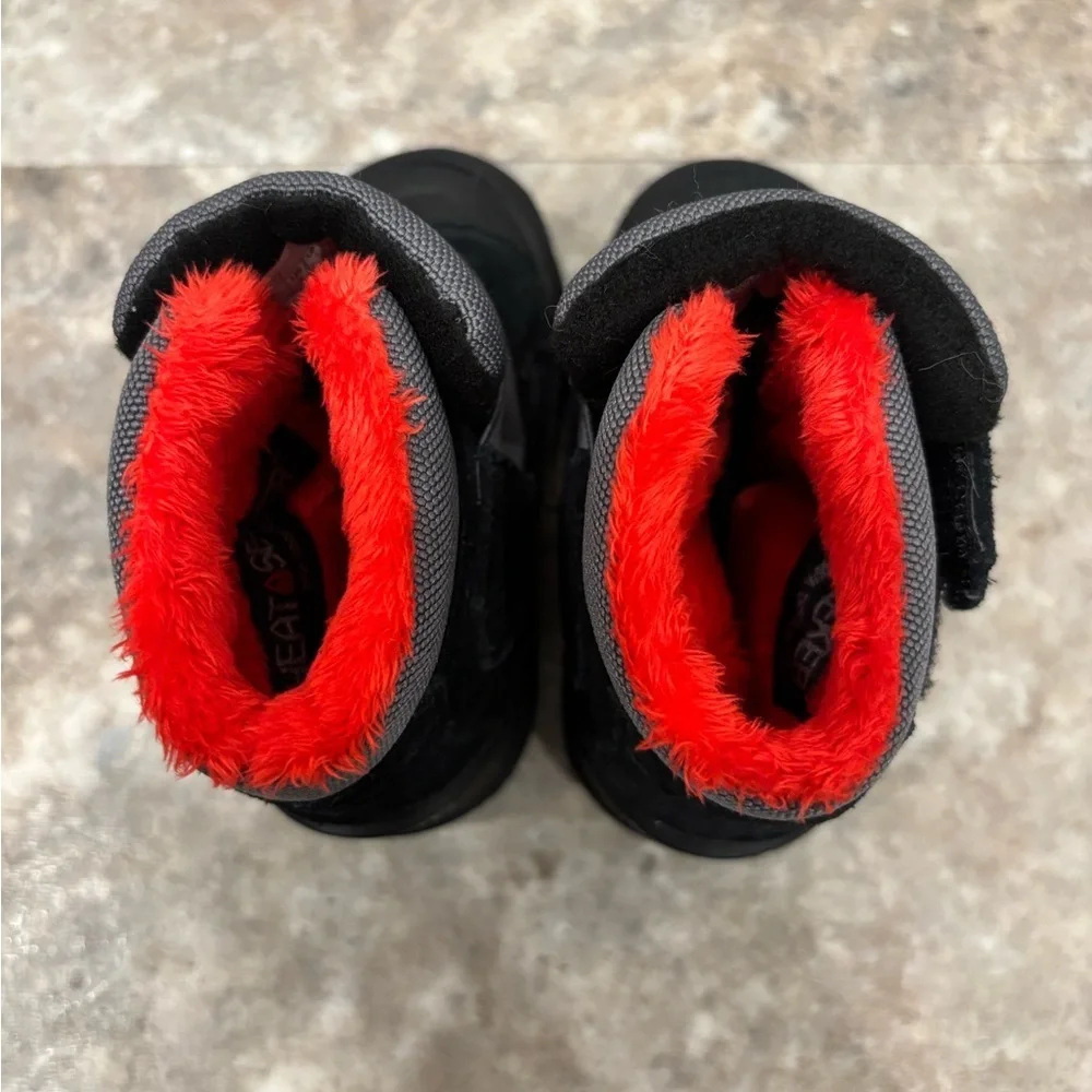 Toddler Alpenglow II Boots Size 4 Black, Grey & Red Faux Lining